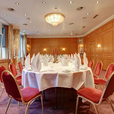 Hotell Centro 4*