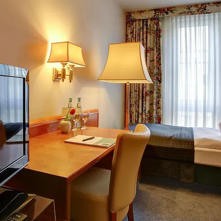 Centro Hotell 4*