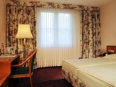 Centro 4*